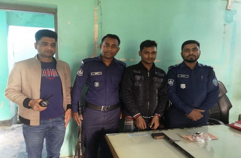 আগ্নেয়াস্ত্র ও ইয়াবাসহ যুবক গ্রেফতার