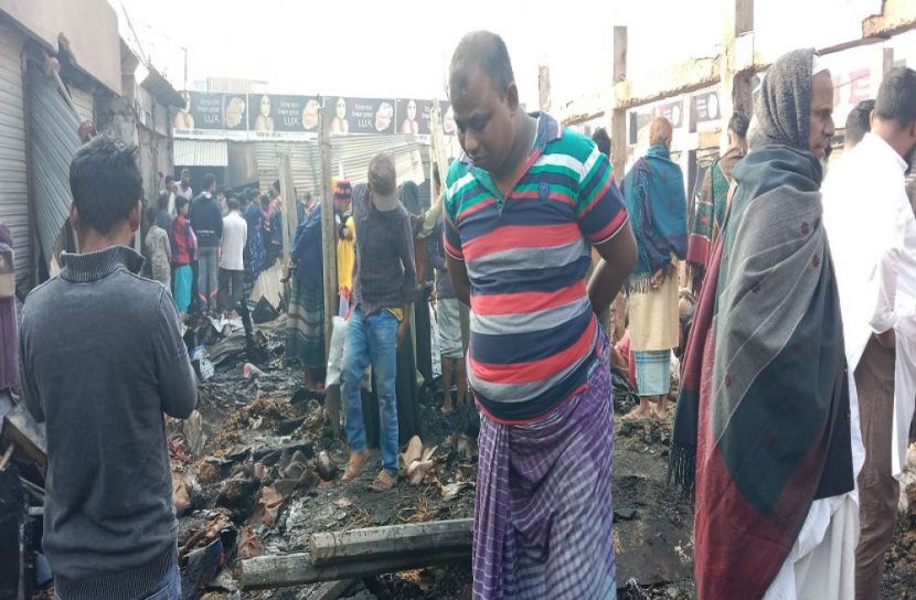 ত্রিশাল আগুনে ২৯ দোকান পুড়ে ছাই