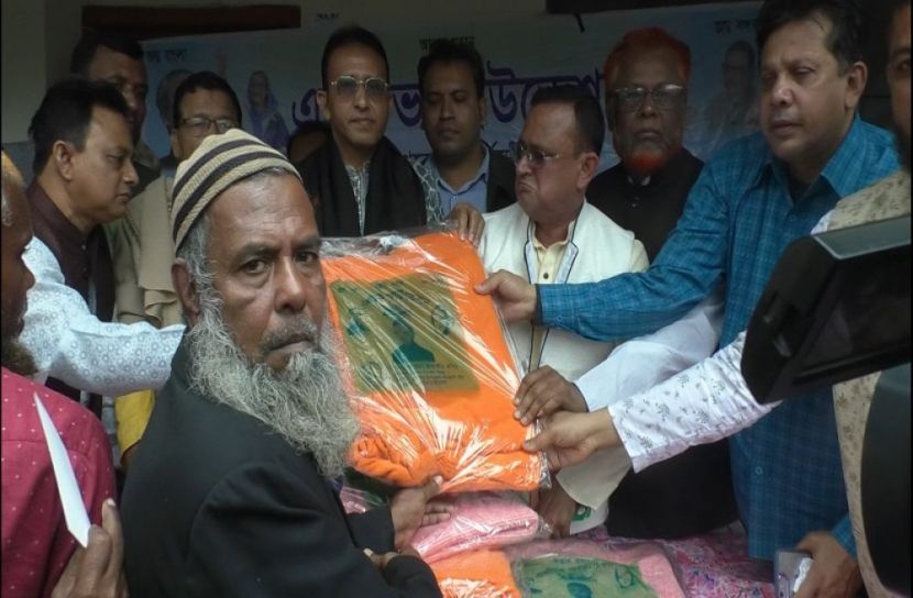 নোয়াখালীতে ২০ হাজার শীতার্তদের মাঝে শীতবস্ত্র বিতরণ