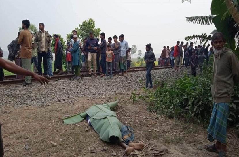 বোয়ালমারীতে ট্রেনে কাটা পড়ে ২ জনের মৃত্যু