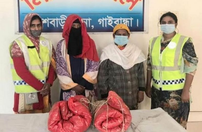 গাইবান্ধায় মা-মেয়ের শরীরে ৪ কেজি গাঁজা