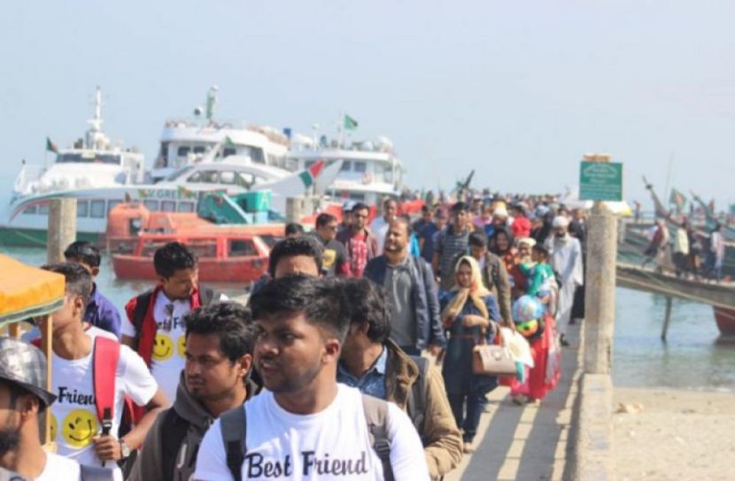 সেন্টমার্টিন গেল পর্যটকবাহী জাহাজ