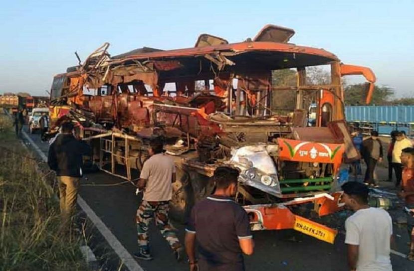 মহারাষ্ট্রে বাস-ট্রাক সংঘর্ষ, নিহত ১০