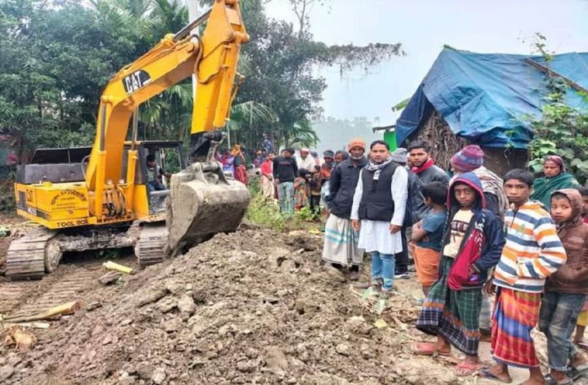 নোয়াখালী সদরে কাবিখা-কাবিটা প্রকল্পে হরিলুট