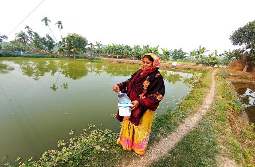 মৎস্য চাষে সফল নারী উদ্যোক্তা মদিনা 