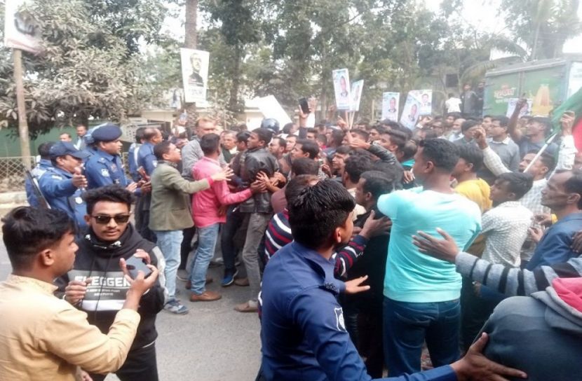 বিএনপির বিক্ষোভ মিছিলে পুলিশের বাধা