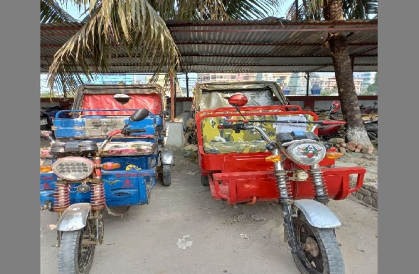 চোরাই রিকশাসহ গ্রেফতার ২