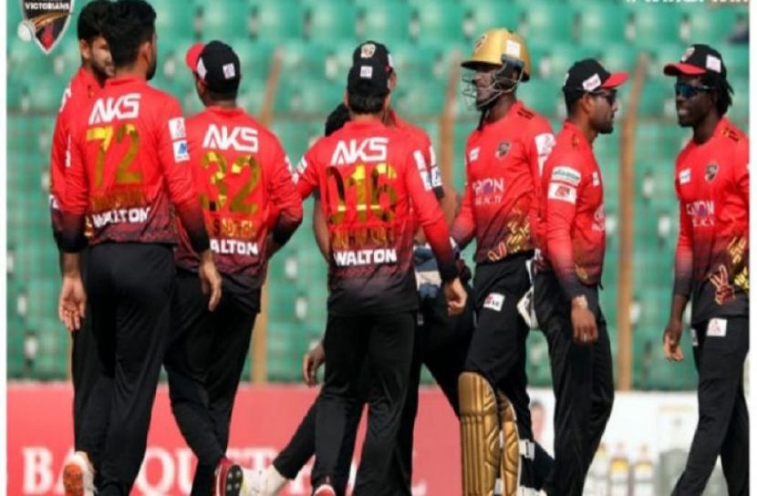 বিপিএল আজ দিনের প্রথম খেলা প্রথমে ব্যাট করে কুমিল্লা ভিক্টোরিয়ান্স সংগ্রহ করে ৪ উইকেট হারিয়ে ১৮৪ রান। নাসির হোসেনের ৬৬ রানের লড়াইয়ের পরও ঢাকা ডমিনেটরসকে