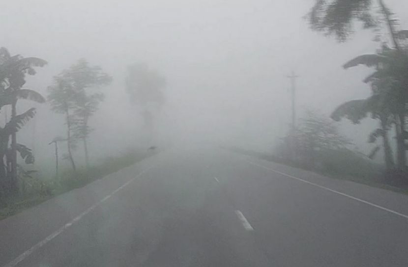 শীতে কাঁপছে শ্রীমঙ্গল