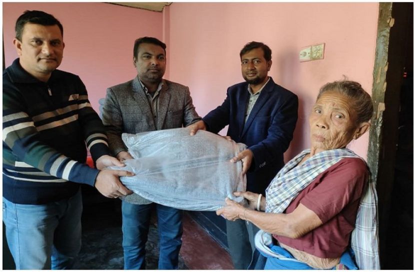 ছবি সংগ্রহে আবু রা‌সেল সুমন