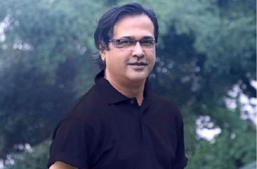  শিল্পীদের মধ্যে চাটুকার বেশি!
