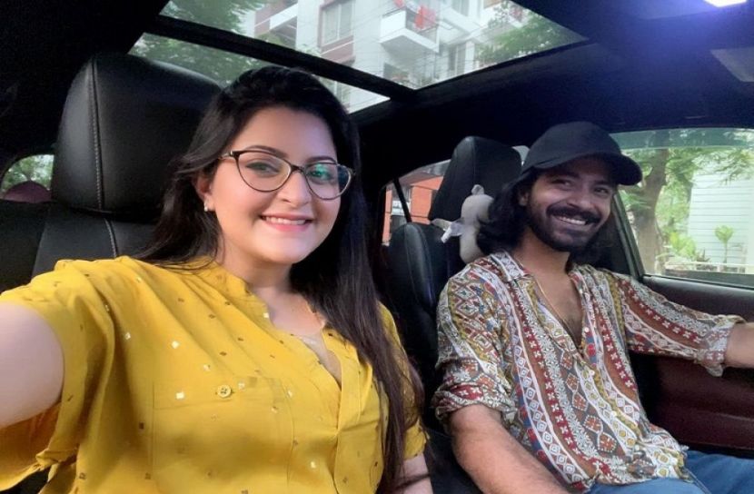 বিবাহবার্ষিকীতে পরিমনির উপহার