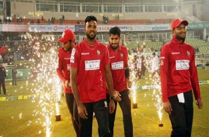 টসে জিতে ফিল্ডিংয়ে বরিশাল