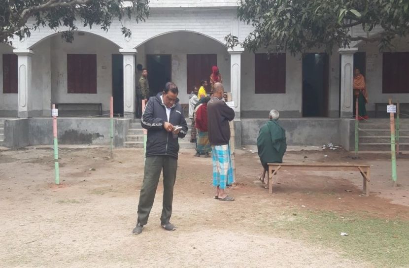 ঠাকুরগাঁওয়ে উপনির্বাচনে ভোটগ্রহণ চলছে