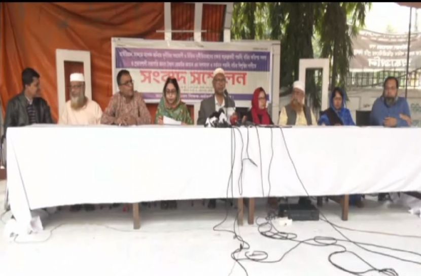আন্দোলনে উত্তাল আইডিয়াল কলেজ