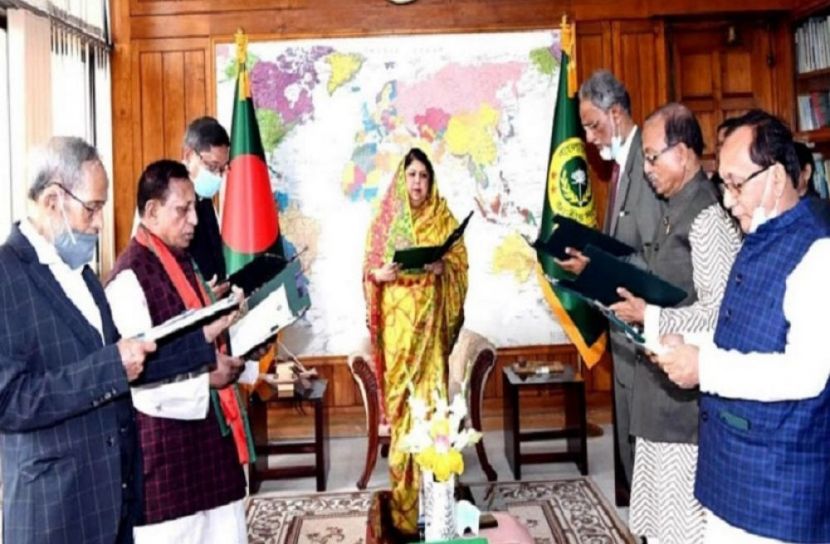 শপথ নিলেন ৬ এমপি