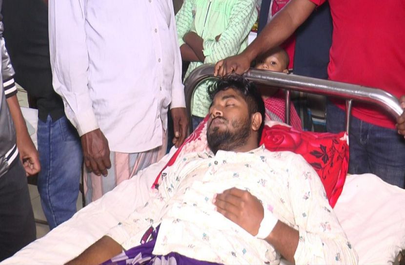 ফেসবুক পোস্টকে কেন্দ্র করে যুবককে মারধর
