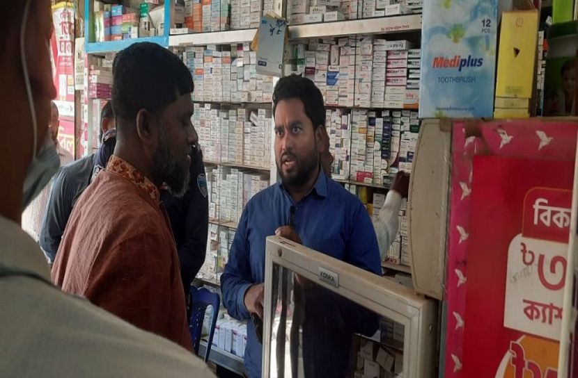 নোয়াখালীতে মেয়াদোত্তীর্ণ ওষুধ রাখায় অর্থদন্ড