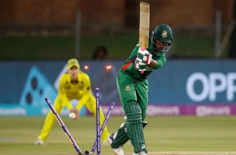 বাংলাদেশেকে ৮ উইকেটে হারাল অস্টেলিয়া
