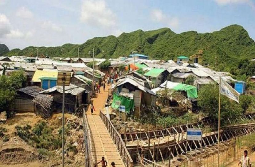রোহিঙ্গা ক্যাম্পে গুলিতে নিহত ১
