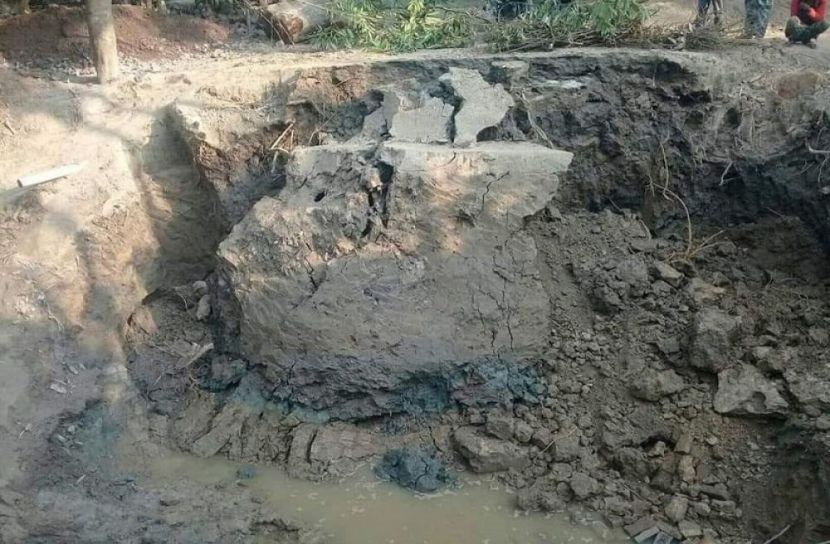 নোয়াখালীতে মাটি চাপায় শ্রমিকের মৃত্যু