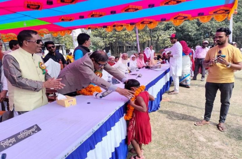 বোয়ালমারীতে লিয়াকত শিকদারের গণসংযোগ