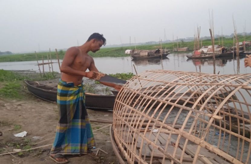 গজারিয়ার ফুলদী নদী ছাড়ছে বেদে পরিবার