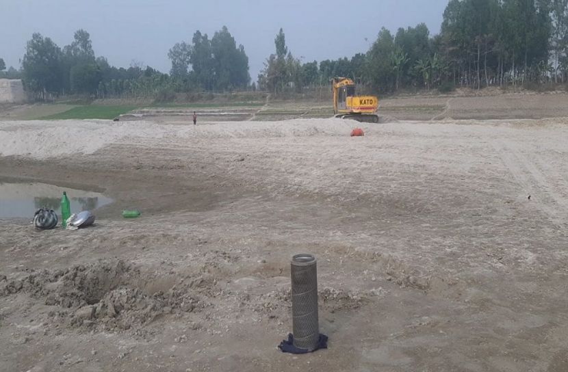 পুলিশের ওপর চেয়ারম্যানের লোকজনের হামলা