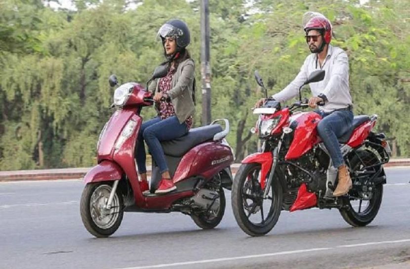 নীতিমালা প্রত্যাহারের দাবিতে মানববন্ধন