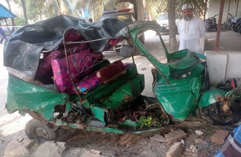 নোয়াখালীতে পিকআপভ্যানের ধাক্কায় ব্যবসায়ীর মৃত্যু