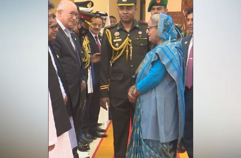 কাতার পৌঁছেছেন প্রধানমন্ত্রী 