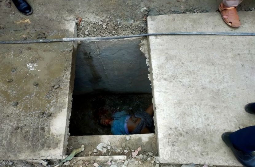 নোয়াখালীতে ড্রেনে মিলল বৃদ্ধের লাশ