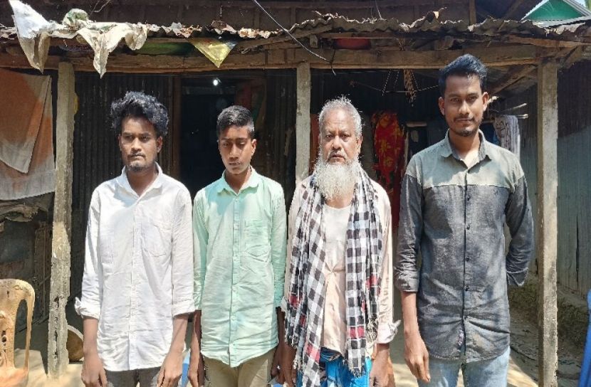 এক পরিবারের ৮ জনের ইসলাম ধর্ম গ্রহণ