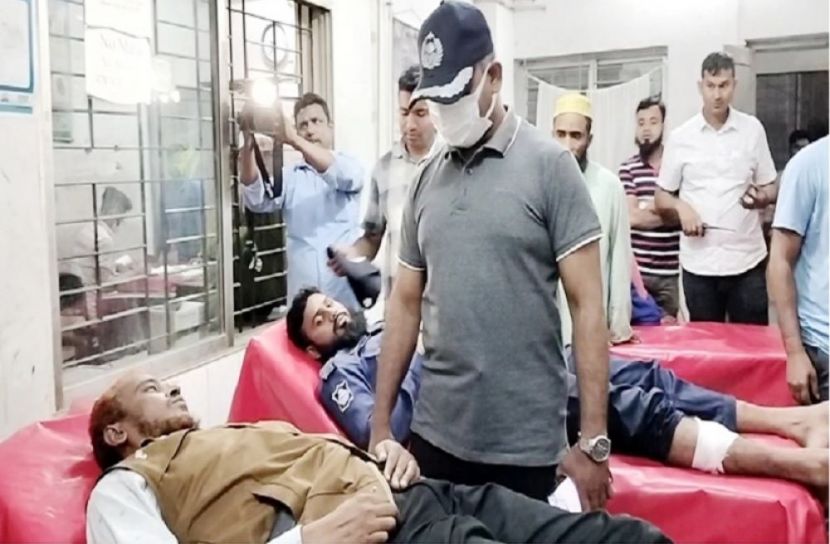 লক্ষ্মীপুরে সংঘর্ষে পুলিশসহ আহত ১৫