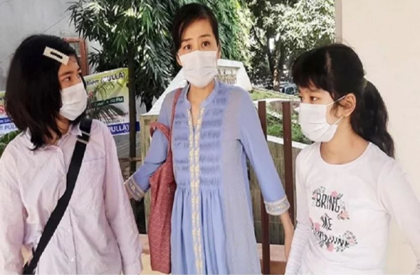 দুই শিশুকে নিয়ে বিদেশে যেতে পারবেন না