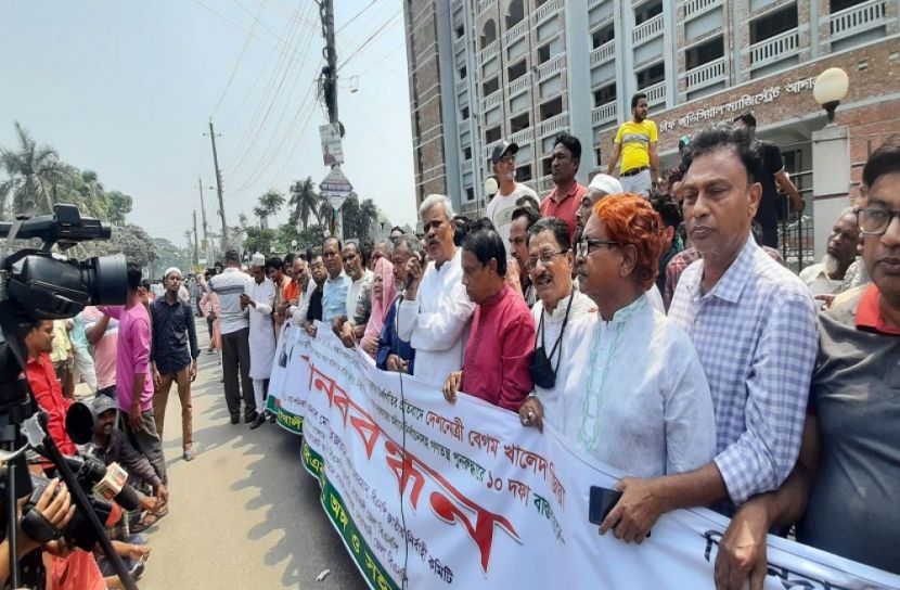 লড়াই করে সরকার হটানো হবে