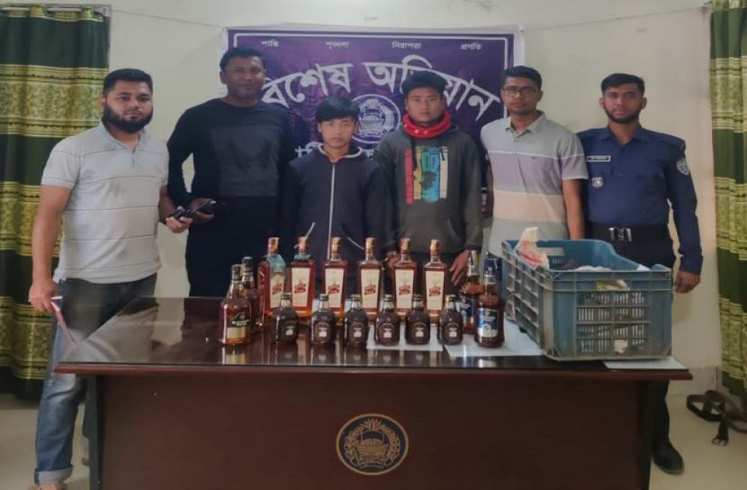 মাটিরাঙ্গায় অবৈধ মদ সহ আটক ২