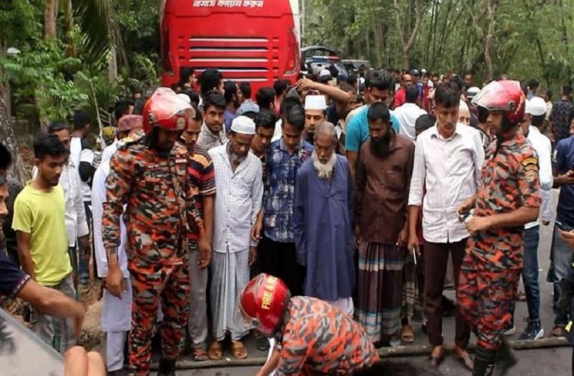 পিরোজপুরে বাসচাপায় নিহত বেড়ে ৫