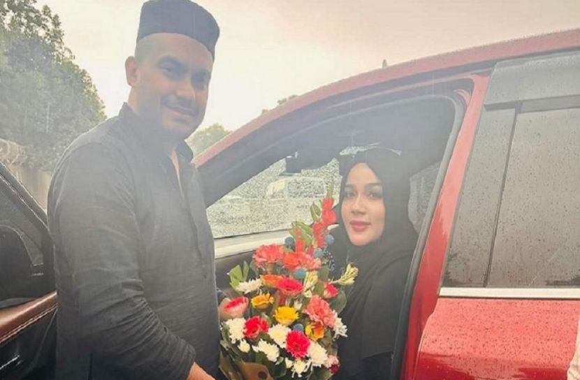 দেশে ফিরলেন রকিব সরকার