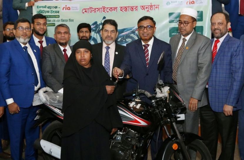 রিয়া মানি রেমিট্যান্স উৎসবের মোটরসাইকেল হস্তান্তর