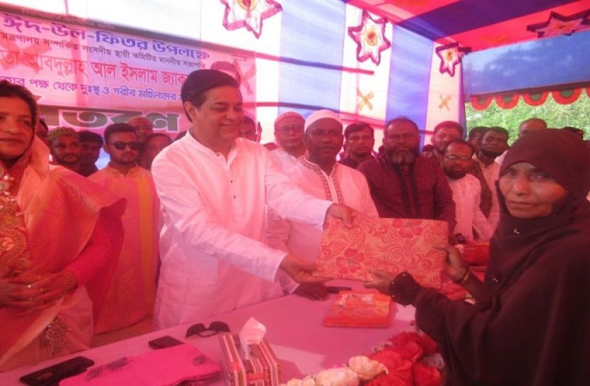 দুঃস্থ গরিব অসহায় মানুষের পাশে এমপি জ্যাকব