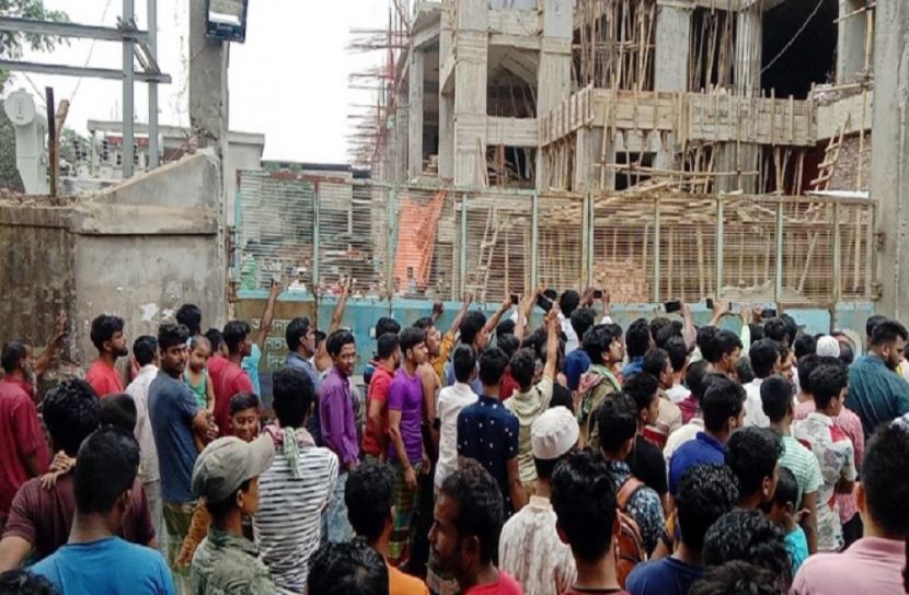 বিদ্যুৎস্পৃষ্টে তিন শ্রমিকের মৃত্যু