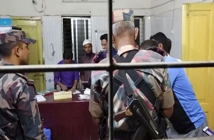 অভিযানে বিজিবির গুলিতে হতাহতদের নিয়ে হাসপাতালে ভিড় (ছবি: সংগৃহীত)