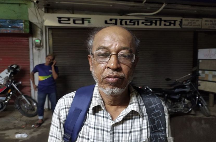 ঘুষ না দেওয়াই সাংবাদিককে মারধর