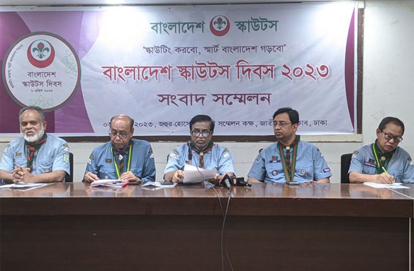 সংবাদ সম্মেলনে বক্তব্য রাখছেন ড. মোঃ মোজাম্মেল হক খান (ছবি : সান নিউজ)