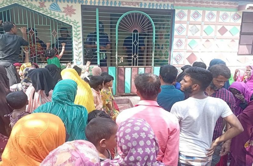 গৃহবধূর ঝুলন্ত লাশ উদ্ধার