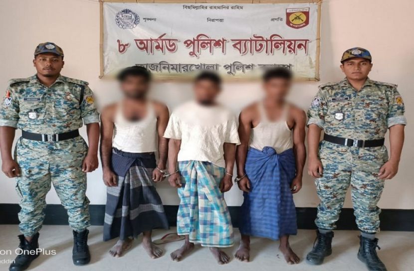 কক্সবাজার উখিয়া রোহিঙ্গা ক্যাম্পে আর্মড পুলিশ ব্যাটালিয়ানের সঙ্গে আরসা সন্ত্রাসীদের সংঘর্ষে আব্দুল মজিদ উরফে লালাইয়া নামের এক আরসা কমান্ডার নিহত হয়েছে।
