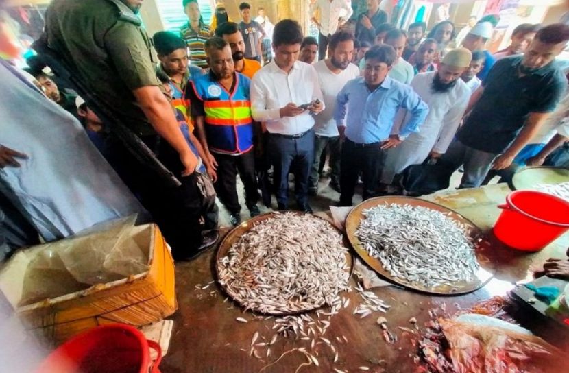 শিবচরে দুই ব্যবসায়ীকে জরিমানা