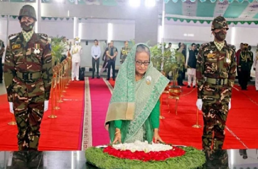 বঙ্গবন্ধুর প্রতিকৃতিতে প্রধানমন্ত্রীর শ্রদ্ধা
