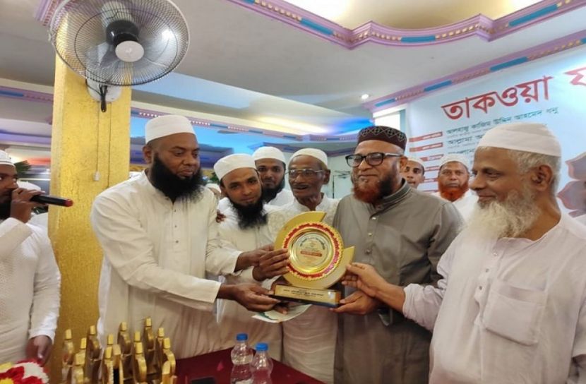 ভালুকায় হাফেজদের সংবর্ধনা